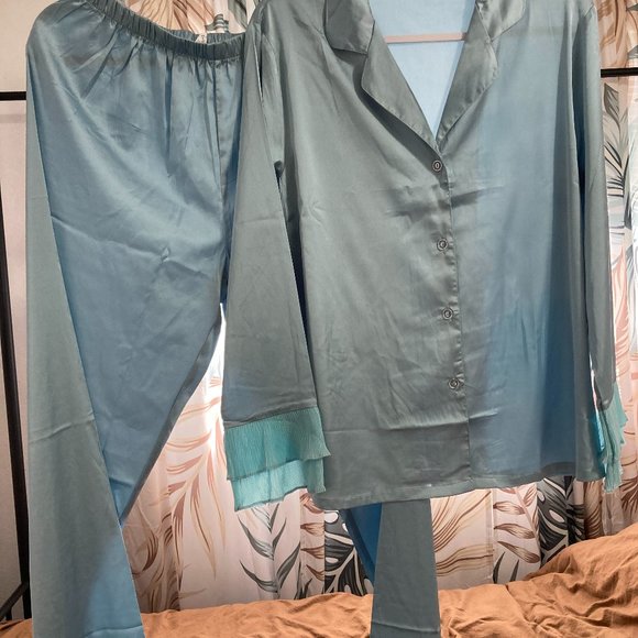 (L) Satin House Coord Set Lounge Wear Set Pajama Set - Picture 1 of 2
